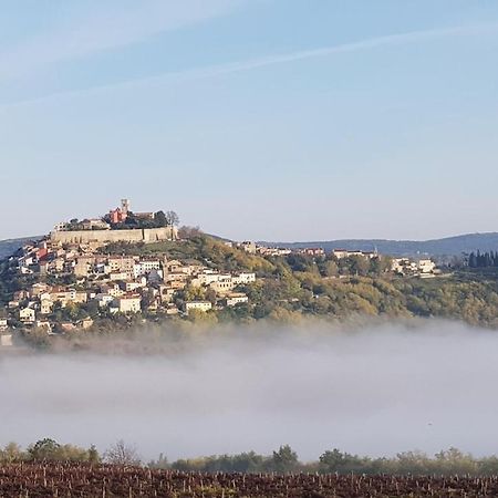 Apartment Motovun Esterno foto